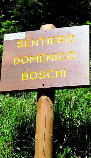 
 La targa all'inizio del sentiero 
