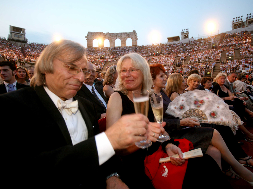 In questa sezione vengono raccolti tutti gli articoli dedicati alla stagione lirica 2009. Le opere, i personaggi, notizie, novit&agrave; e curiosit&agrave;. E naturalmente tante foto