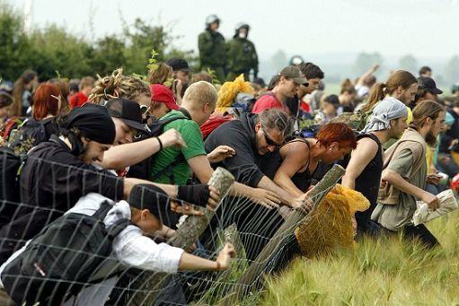 A Vicenza oggi corteo no global, si temono scontri
Prove generali in vista dell'Aquila, la protesta contro base Usa