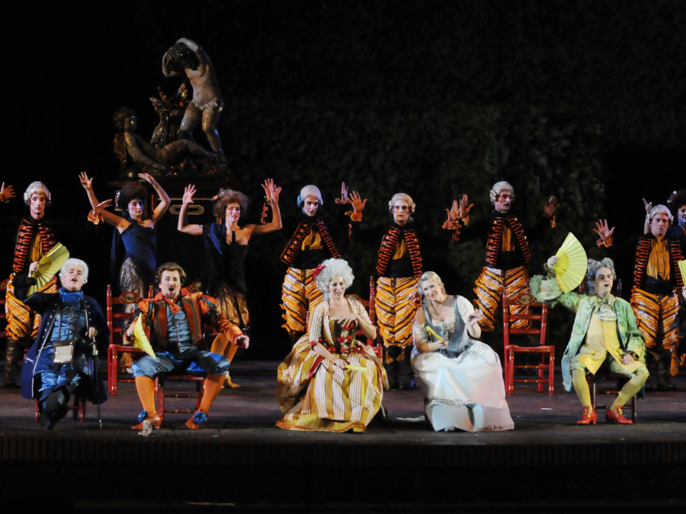 Il finale del primo atto del Barbiere di Siviglia FOTO BRENZONI 