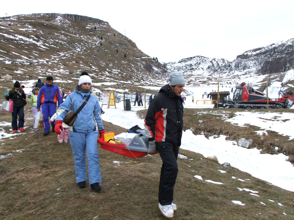 I turisti della domenica non hanno tradito San Giorgio, ma la mancanza di neve penalizza lo sci