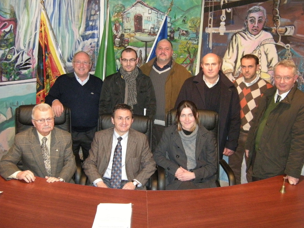 Il presidente Claudio Melotti con la nuova Giunta della rinata Comunità montana della Lessinia