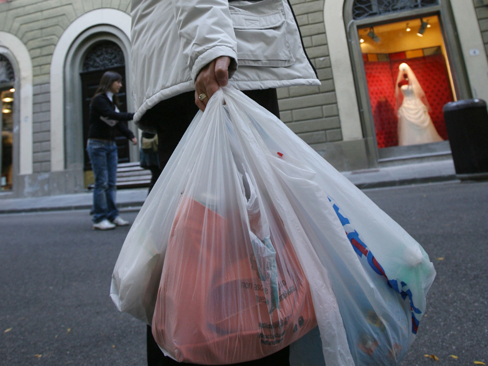 Stop all’uso di borse di plastica 