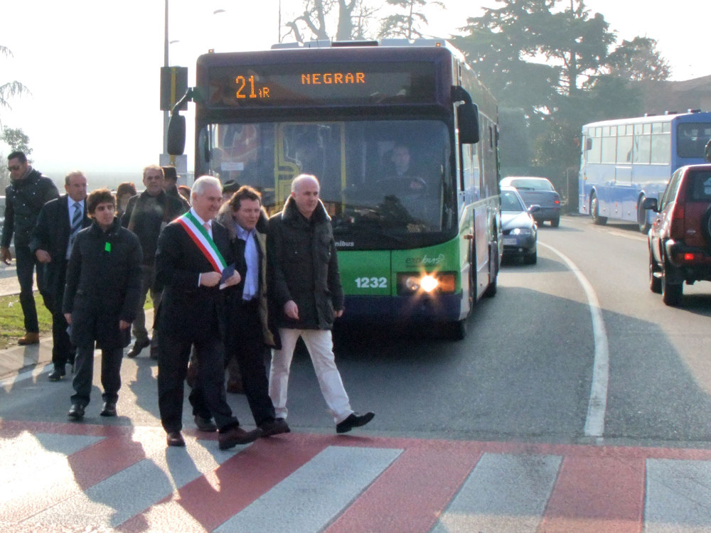 Un evento storico: l’arrivo del primo bus della linea 21 fino all’ospedale di Negrar FOTOSERVIZIO AMATO 