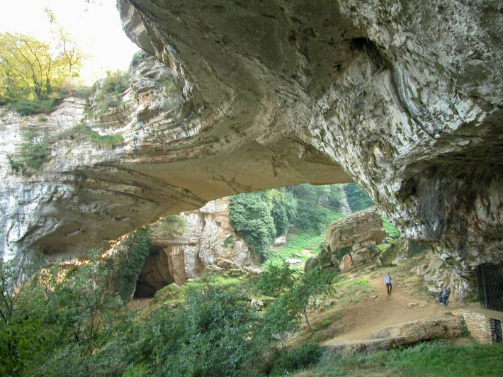 Il ponte di Veja è una delle tante particolarità del Parco della Lessinia
