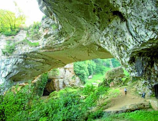 
 Il ponte di Veja è una delle tante particolarità del Parco della Lessinia