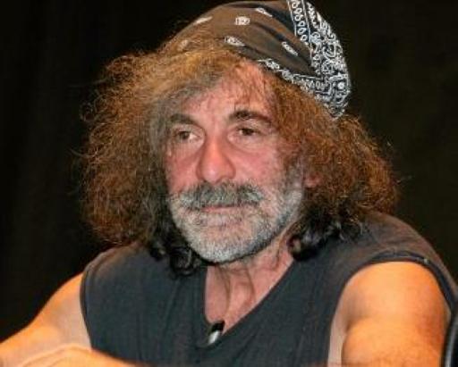 
 Mauro Corona