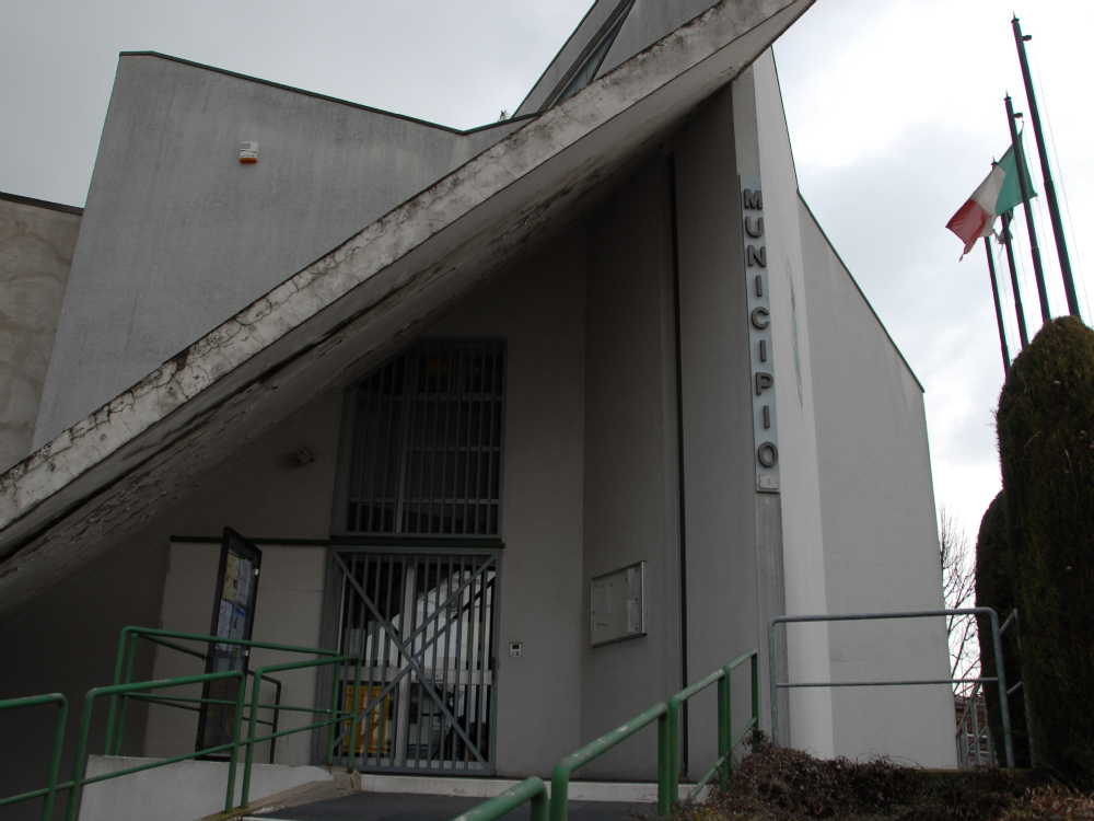 Il municipio di Trevenzuolo: sono quattro le liste per le elezioni amministrative FOTO PECORA