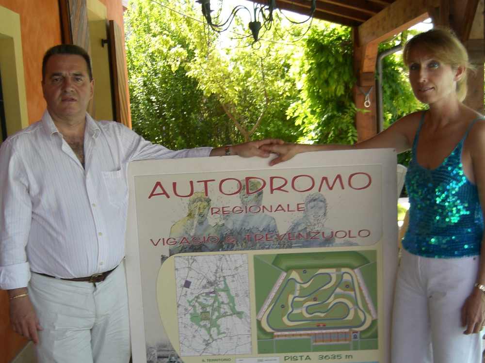 Il geometra Roberto De Togni e l'architetto Desana Lyskova