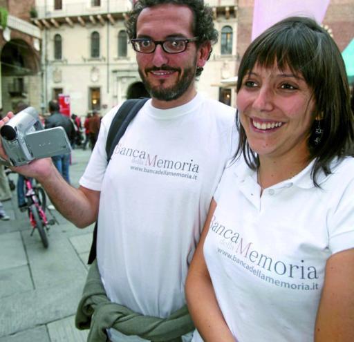 
 Due intervistatori della Banca della memoria di Torino 