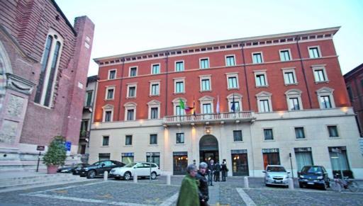 
 Il palazzo del Due Torri Hotel Baglioni che entro l'anno sarà ceduto FOTO MARCHIORI