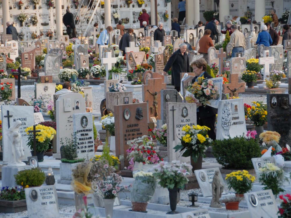 Un cimitero, a Caldiero è polemica sulle sepolture di altre religioni   