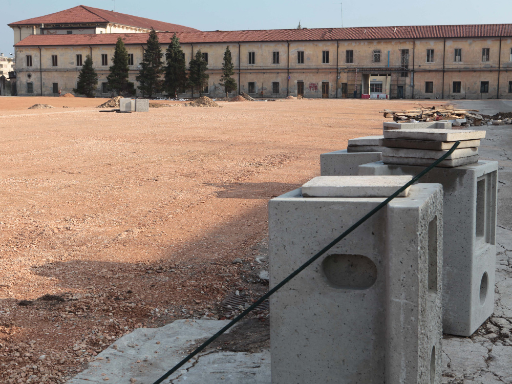 Caserma Riva di Villasanta dove entro marzo saranno disponibili 500 posti auto FOTO MARCHIORI 