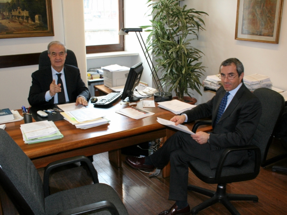 Il presidente del tribunale Gianfranco Gilardi con il presidente degli avvocati Bruno Piazzola   
