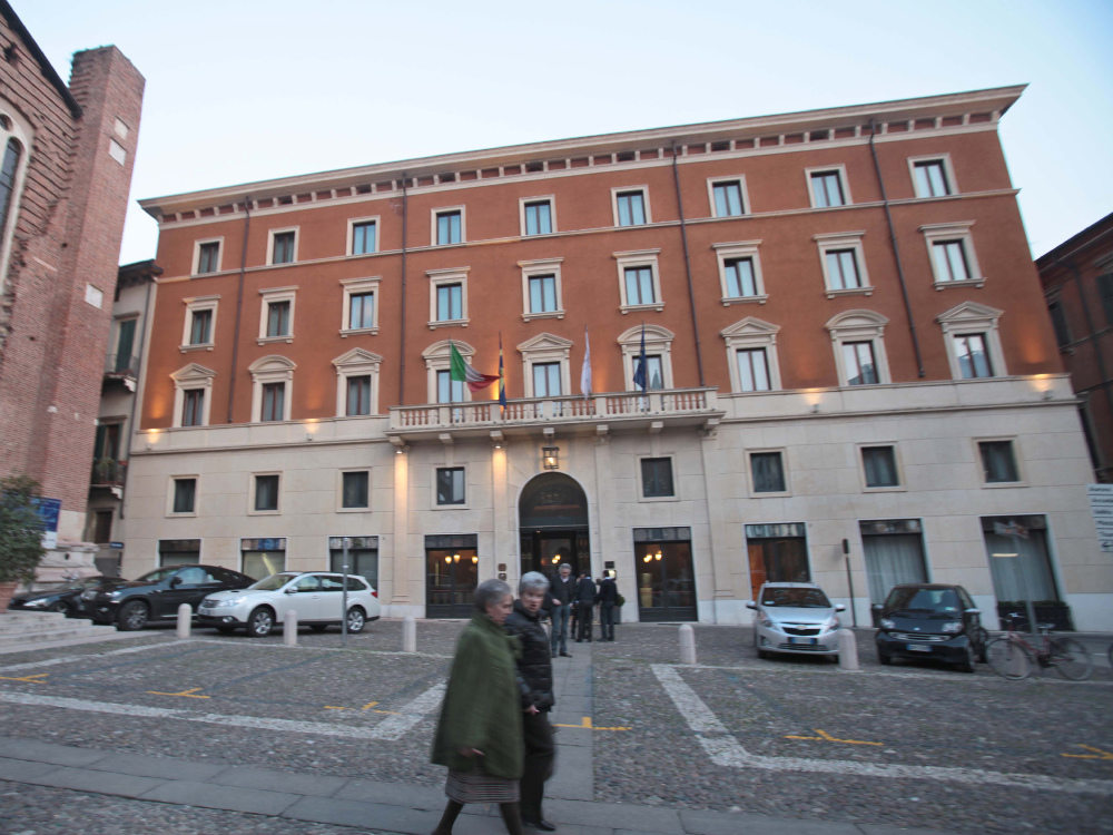 Il palazzo del Due Torri Hotel Baglioni che entro l’anno sarà ceduto FOTO MARCHIORI   