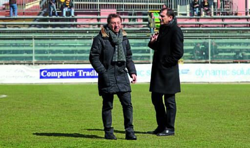 
 Il direttore sportivo Nereo Bonato con il presidente Giovanni Martinelli in mezzo al campo di Avezzano FOTOSERVIZIO EXPRESS