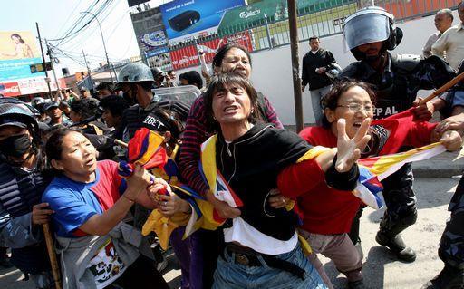 Tibet/ Dalai Lama: La Cina vuole annientare il Buddismo
Capo spirituale tibetani lo ha detto nel suo discorso annuale