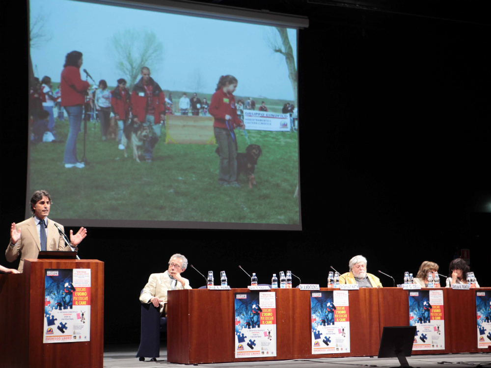 Un momento del convegno «Educare l’uomo per educare il cane» FOTO MARCHIORI 