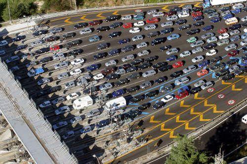 Oggi a via la prima giornata dell'esodo estivo da 'bollino nero'
Seconda tornata 7 agosto. Piani-esodo Anas, Polstrada, Autostrade
