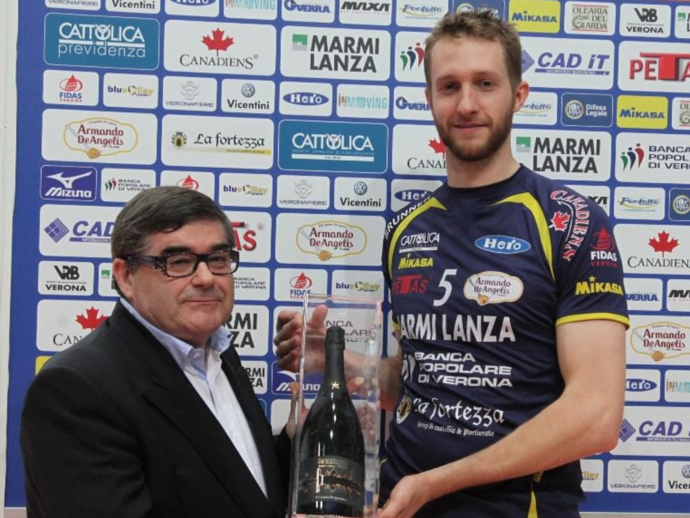 Theodore Brunner premiato come Mvp della partita tra Verona e Cuneo al PalaOlimpia    