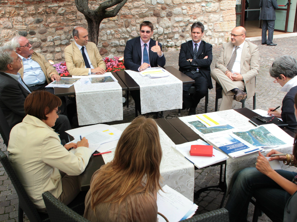 Tomei presenta il nuovo progetto per il collettore. FOTOSERVIZIO AMATO