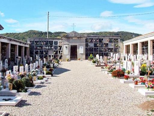 
 Il cimitero di Fane: da anni soffre di problemi di stabilità del terreno