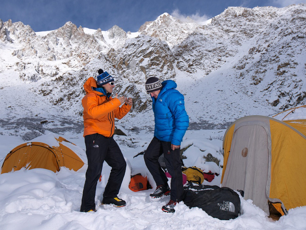 Simone Moro e DenisUrubko al campo base del Nanga Parbat