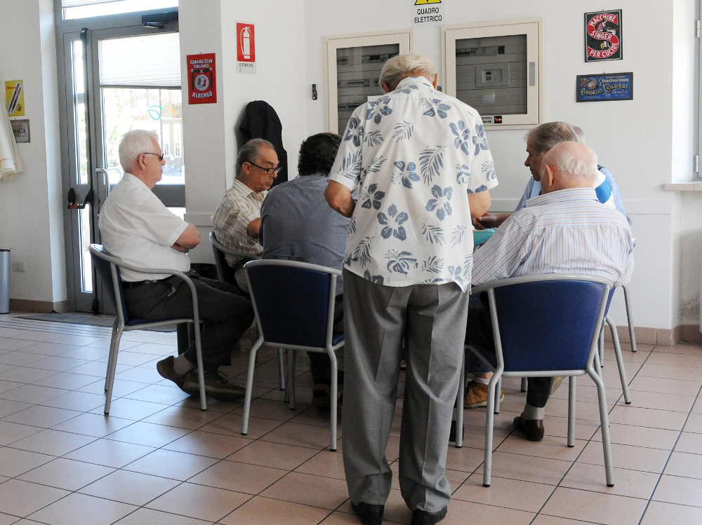 Meno residenti e sempre più anziani: è la fotografia della popolazione legnaghese   