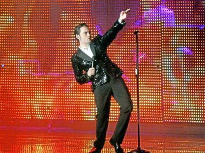 Tiziano Ferro «incendia» l'Arena nel primo dei suoi tre spettacoli FOTO BRENZONI