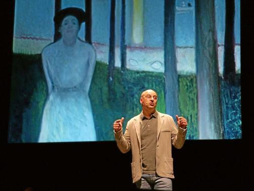 Marco Goldin durante la presentazione della mostra al teatro Comunale di Vicenza