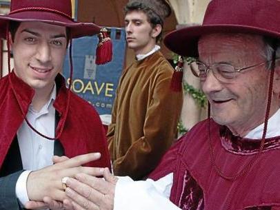 Renzo Bossi riceve il Gran sigillo vicariale, era l'anno scorso