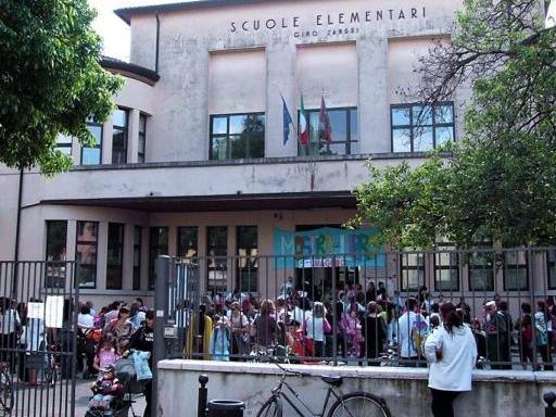 Gli esterni della scuola elementare Gino Sandri di San Bonifacio