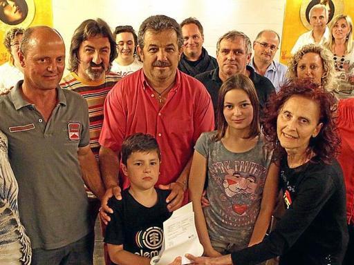 Mara Gavioli e Guglielmo Todeschi consegnano i biglietti FOTO AMATO