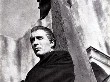 Christopher Frank Lee Carandini nei panni del suo alter ego Dracula