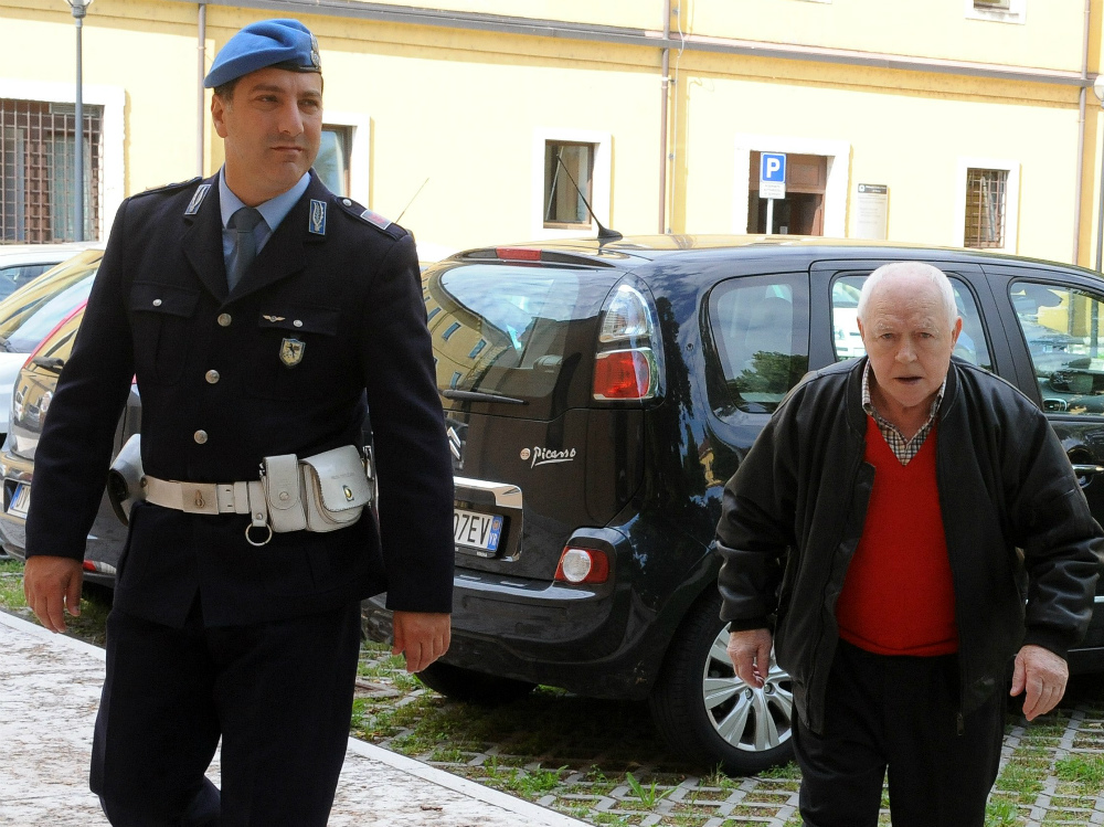 Nardino Biscuola all’arrivo in tribunale per il processo 