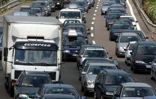 Vacanze/ Weekend da bollino nero sulle strade
Da ieri pomeriggio le principali partenze dei vacanzieri