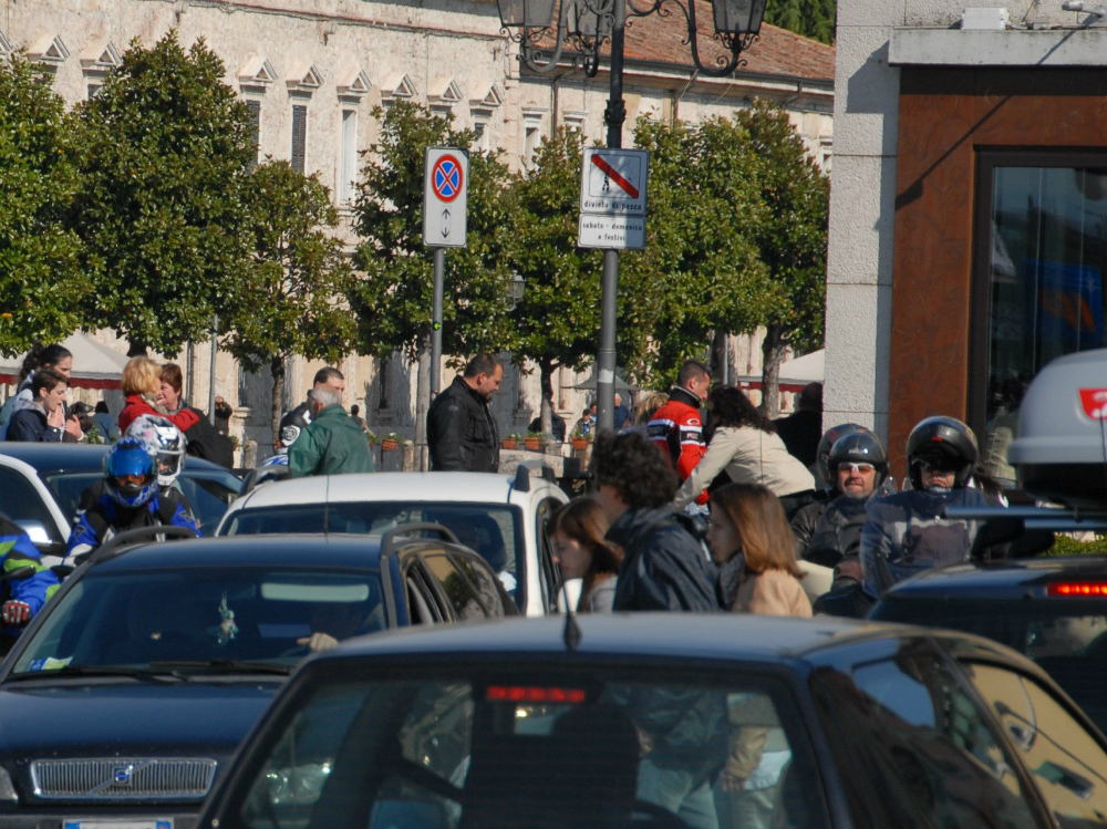 Ingorgo in centro a Peschiera, mercoledì la paralisi è durata per quattro ore   