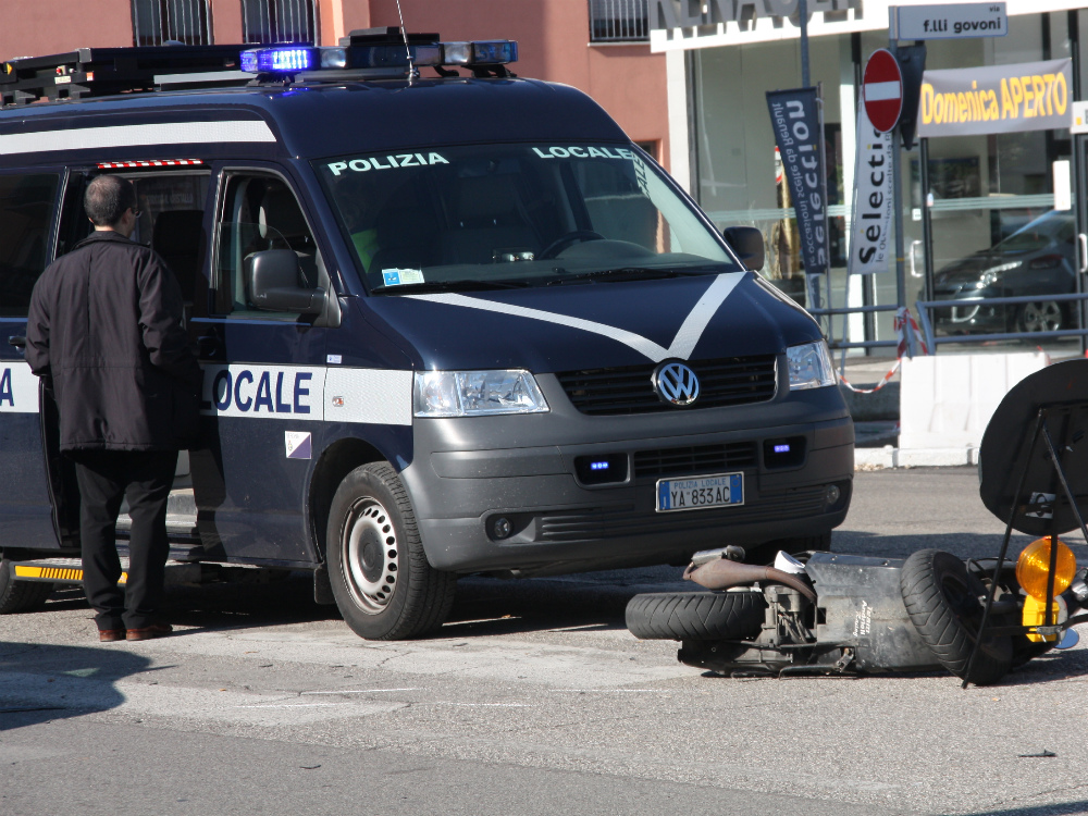 Rilievi dei vigili su un incidente