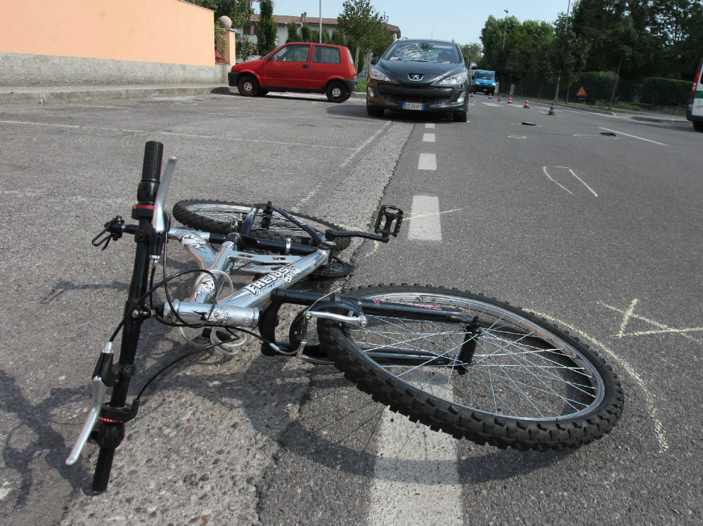 Bicicletta&nbsp;travolta in un incidente (ARCHIVIO)